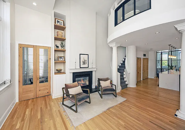 Photo 2 of Sale Pending at 1701 W Terra Cotta Pl #E, Chicago, IL 60614 | MLS# 12731963 | Listing updated on 2026-09-19