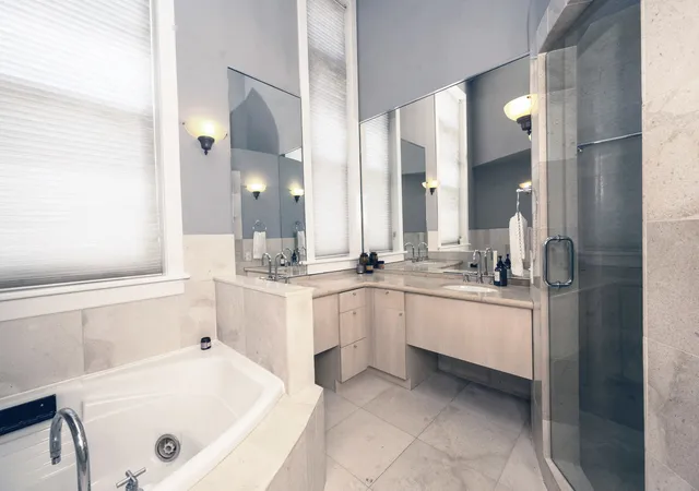 Photo 4 of Sale Pending at 1701 W Terra Cotta Pl #E, Chicago, IL 60614 | MLS# 12731963 | Listing updated on 2026-09-19