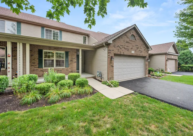 Photo 2 of Sale Pending at 736 Dolores Ln, Sycamore, IL 60178 | MLS# 12731995 | Listing updated on 2026-09-04