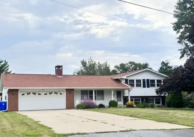 Single family home for sale at 322 Hillside Dr, Kewanee, IL 61443 | MLS# 12732002