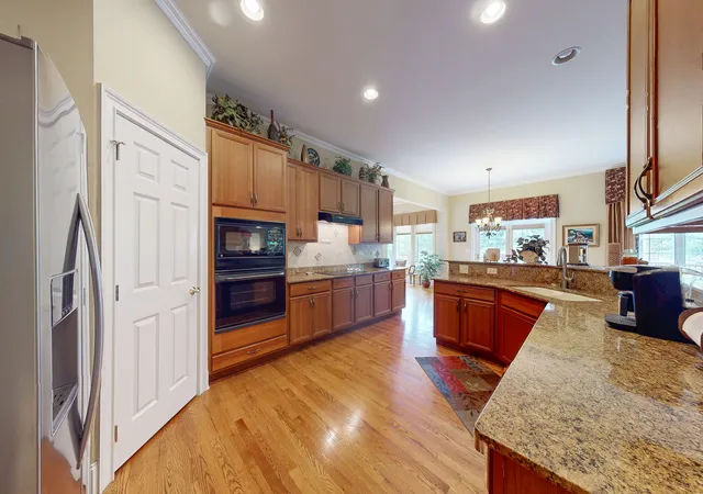 Photo 4 of Single family home for sale at 1043 Ridgeview Dr, Inverness, IL 60010 | MLS# 12732015 | Listing updated on 2026-09-29