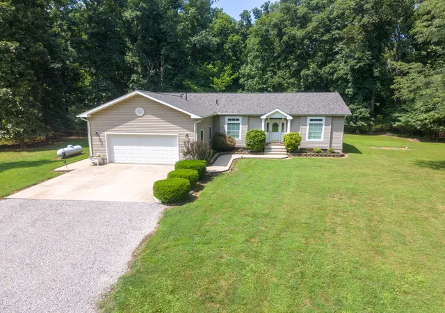 Photo 1 of Single family home for sale at 15577 N Stone Ln, Mt Vernon, IL 62864 | MLS# 12732018 | Listing updated on 2026-09-01