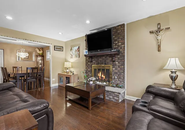 Photo 2 of Single family home for sale at 9002 S Parkside Ave, Oak Lawn, IL 60453 | MLS# 12732024 | Listing updated on 2026-09-15