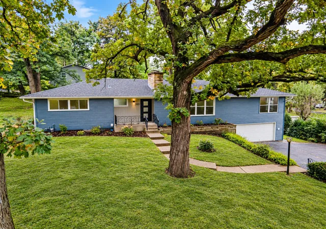 Photo 1 of Single family home for sale at 355 Hiawatha Dr, Lake In The Hills, IL 60156 | MLS# 12732031 | Listing updated on 2026-10-07