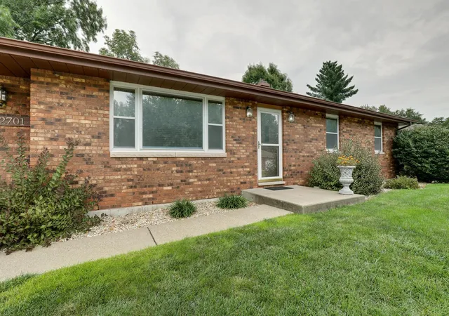 Photo 3 of Single family home for sale at 2701 Ken Ray Dr, Quincy, IL 62301 | MLS# 12732104 | Listing updated on 2026-09-16
