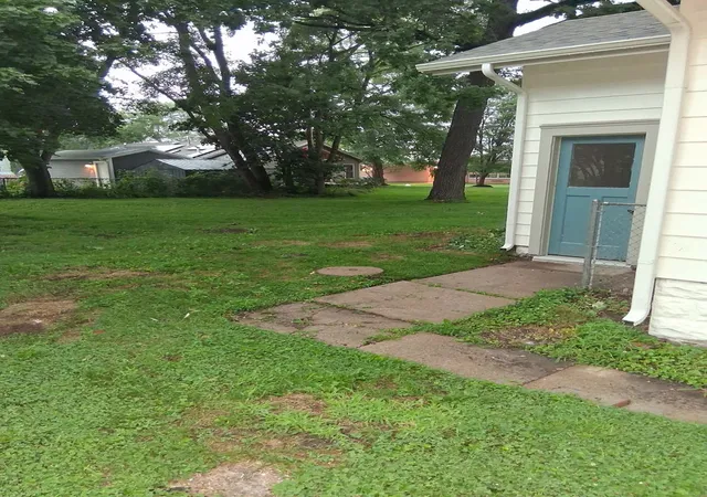Photo 3 of Single family home for sale at 1104 N Jefferson St, Harvard, IL 60033 | MLS# 12732131 | Listing updated on 2026-10-07