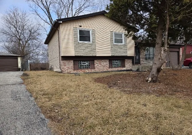 Photo 1 of Single family home for sale at 611 Andover St, Chicago Heights, IL 60411 | MLS# 12732184 | Listing updated on 2026-10-05