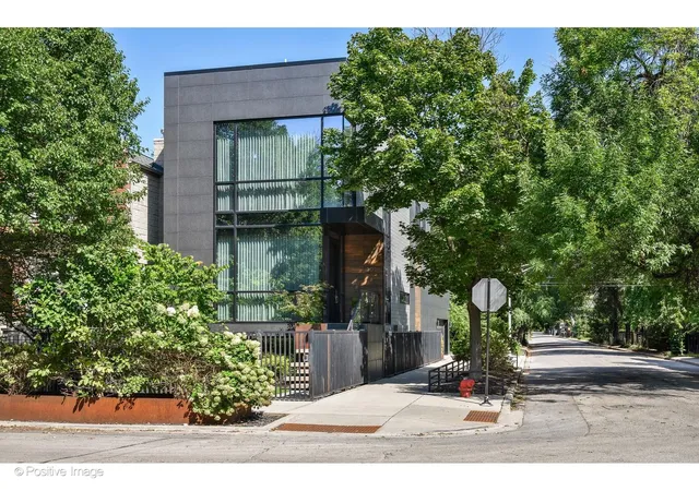 Photo 1 of Single family home for sale at 2029 N Hoyne Ave, Chicago, IL 60647 | MLS# 12732201 | Listing updated on 2026-09-15