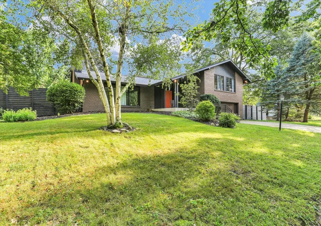 Photo 2 of Single family home for sale at 1103 Harrington Dr, Champaign, IL 61821 | MLS# 12732248 | Listing updated on 2026-09-16
