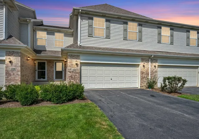 Townhouse for sale at 1248 Bradley Cir, Elgin, IL 60120 | MLS# 12732361