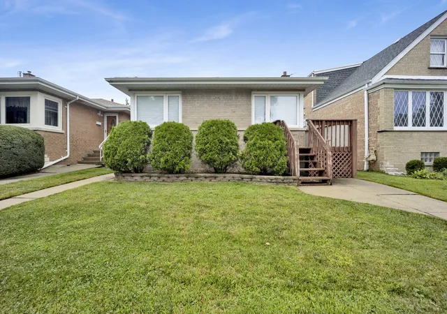 Photo 1 of Single family home for sale at 5730 S Oak Park Ave, Chicago, IL 60638 | MLS# 12732407 | Listing updated on 2026-09-13