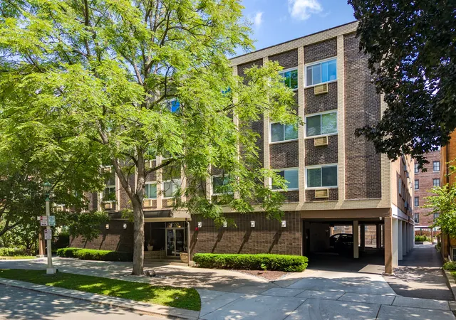 Photo 1 of Condo for sale at 222 N Grove Ave #2D, Oak Park, IL 60302 | MLS# 12732477 | Listing updated on 2026-10-07
