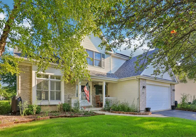 Photo 1 of Single family home for sale at 485 Spring Ridge Dr, Crystal Lake, IL 60012 | MLS# 12732478 | Listing updated on 2026-09-06