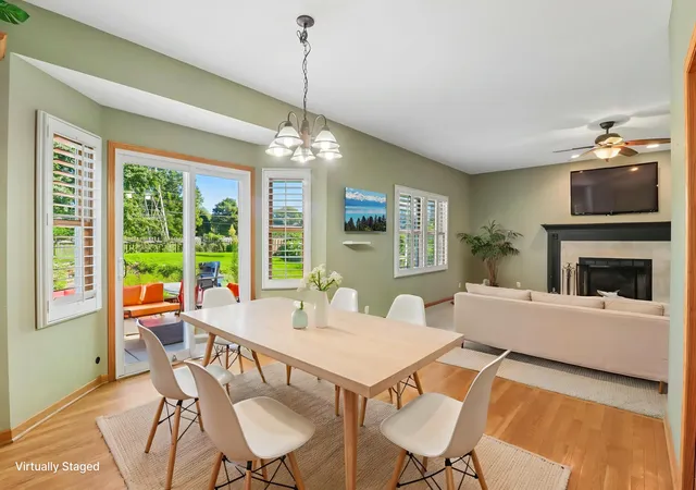 Photo 2 of Single family home for sale at 485 Spring Ridge Dr, Crystal Lake, IL 60012 | MLS# 12732478 | Listing updated on 2026-09-06