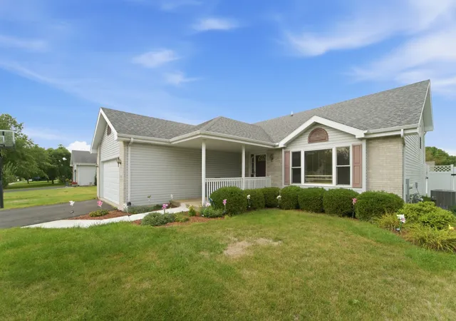 Single family home for sale at 1375 E Cap Cir, Bourbonnais, IL 60914 | MLS# 12732501 | Listing updated on 2026-09-16
