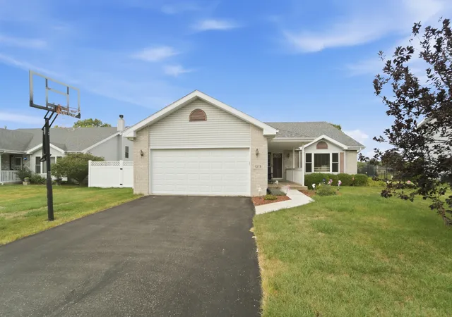 Photo 2 of Single family home for sale at 1375 E Cap Cir, Bourbonnais, IL 60914 | MLS# 12732501 | Listing updated on 2026-09-04