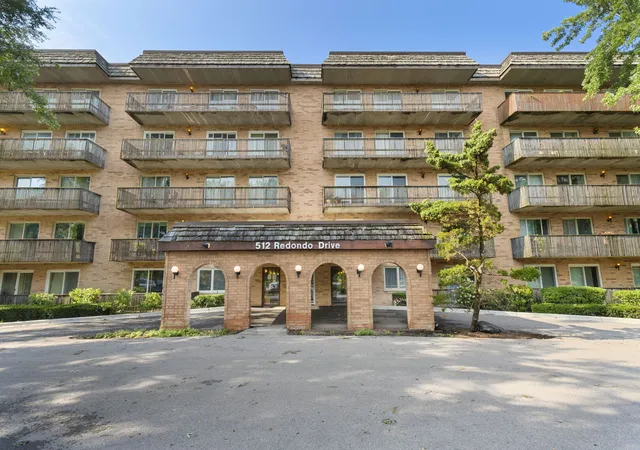 Condo for sale at 512 Redondo Dr #110, Downers Grove, IL 60516 | MLS# 12732560