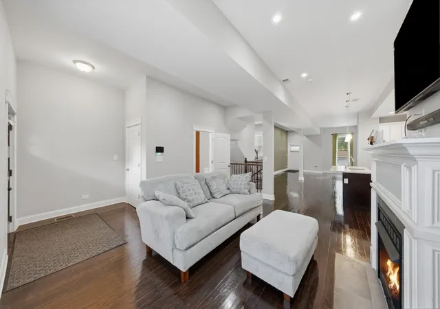 Photo 3 of Single family home for sale at 4009 S Vincennes Ave, Chicago, IL 60653 | MLS# 12732589 | Listing updated on 2026-09-29