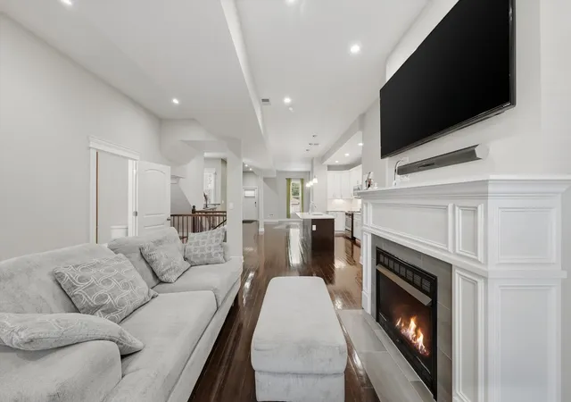 Photo 4 of Single family home for sale at 4009 S Vincennes Ave, Chicago, IL 60653 | MLS# 12732589 | Listing updated on 2026-09-29
