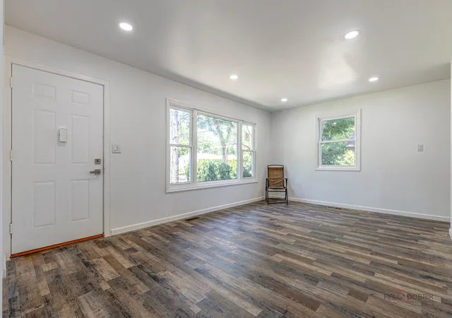 Photo 4 of Single family home for sale at 2814 Cardinal Dr, Rolling Meadows, IL 60008 | MLS# 12732596 | Listing updated on 2026-09-22