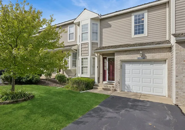 Townhouse for sale at 34313 N Homestead Rd, Gurnee, IL 60031 | MLS# 12732603