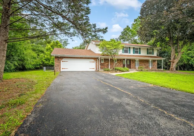 Photo 3 of Single family home for sale at 1718 Jacoby Pl, Rockford, IL 61107 | MLS# 12732669 | Listing updated on 2026-10-05