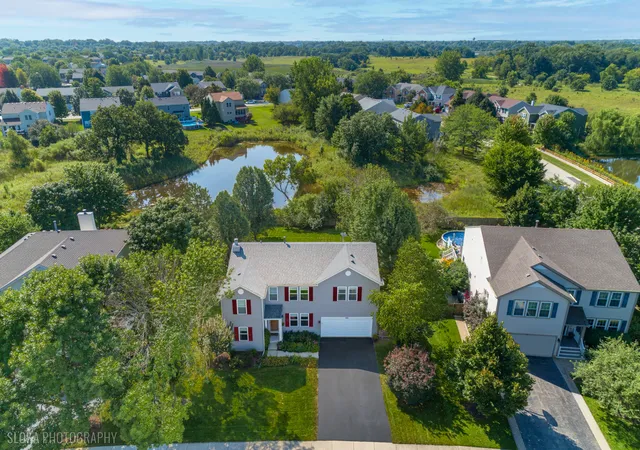 Photo 2 of Single family home for sale at 402 Hubbard Ln, Lake Villa, IL 60046 | MLS# 12732690 | Listing updated on 2026-09-14