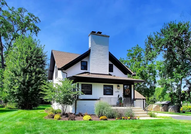 Photo 1 of Single family home for sale at 976 Highland Ave, Glen Ellyn, IL 60137 | MLS# 12732770 | Listing updated on 2026-09-21