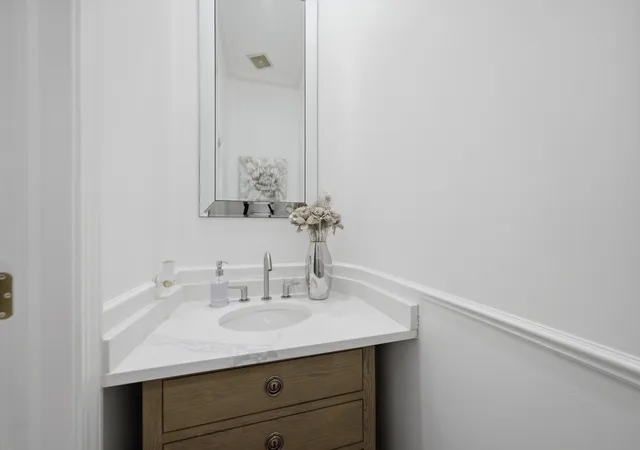 Photo 1 of Condo for sale at 1521 S Indiana Ave #J, Chicago, IL 60605 | MLS# 12732779 | Listing updated on 2026-09-20