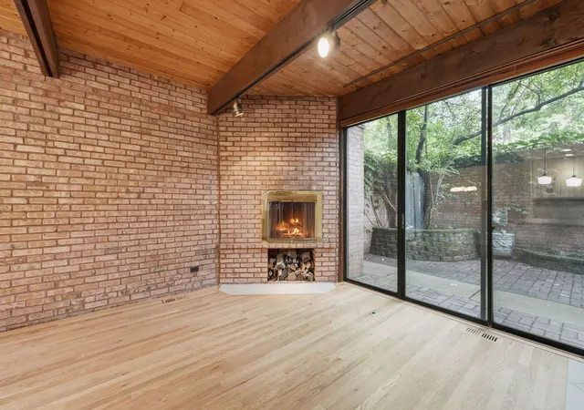 Photo 3 of Townhouse for sale at 2206 N Burling St, Chicago, IL 60614 | MLS# 12732819 | Listing updated on 2026-09-14