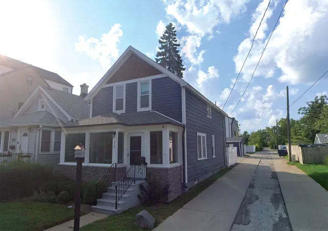 Photo 21 of Sale Pending at 415 Bloom St, Highland Park, IL 60035 | MLS# 12732836 | Listing updated on 2026-09-13