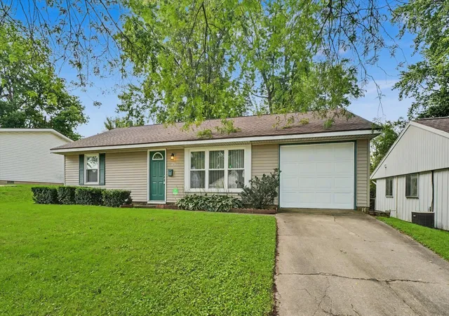 Photo 2 of Single family home for sale at 2803 E Illinois St, Urbana, IL 61802 | MLS# 12732867 | Listing updated on 2026-10-02