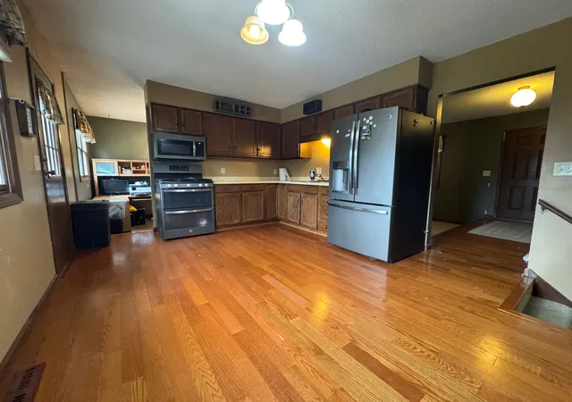 Photo 4 of Single family home for sale at 1816 6th Avenue, Sterling, IL 61081 | MLS# 12732869 | Listing updated on 2026-09-13