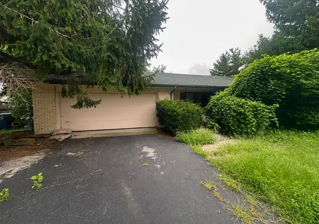 Photo 1 of Sale Pending at 11921 S Springfield Ave, Alsip, IL 60803 | MLS# 12732921 | Listing updated on 2026-09-14