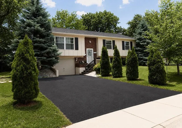 Single family home for sale at 36 Red Haw Ln, Lake Zurich, IL 60047 | MLS# 12732958