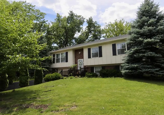 Photo 1 of Single family home for sale at 36 Red Haw Ln, Lake Zurich, IL 60047 | MLS# 12732958 | Listing updated on 2026-09-22
