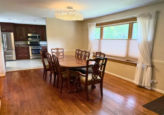 Photo 3 of Single family home for sale at 1009 S Ahrens Ave, Lombard, IL 60148 | MLS# 12733132 | Listing updated on 2026-09-14