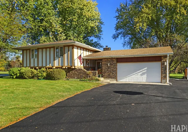 Single family home for sale at 9604 Beech Ave, Crystal Lake, IL 60014 | MLS# 12733154