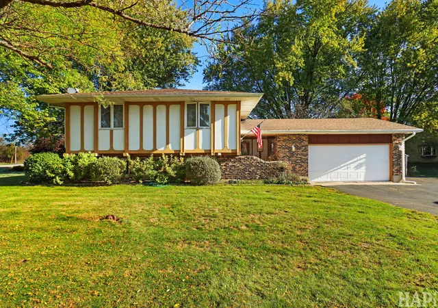 Photo 2 of Single family home for sale at 9604 Beech Ave, Crystal Lake, IL 60014 | MLS# 12733154 | Listing updated on 2026-10-28