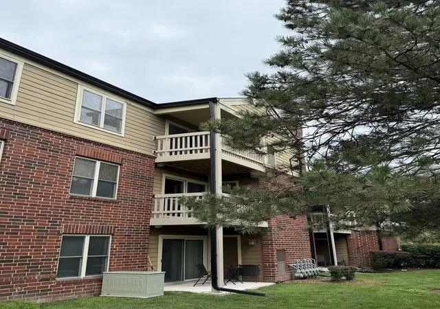 Photo 3 of Condo for sale at 108 Glengarry Dr #304, Bloomingdale, IL 60108 | MLS# 12733192 | Listing updated on 2026-09-19