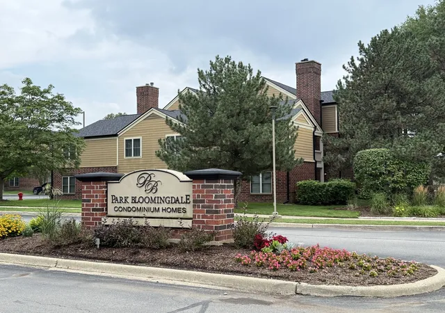 Listing Photo 4 - Condo for sale in building located at 108 Glengarry Dr, Bloomingdale, IL 60108 - Unit #304
