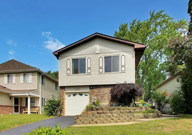 Photo 1 of Single family home for sale at 530 Princeton Dr, Bolingbrook, IL 60440 | MLS# 12733230 | Listing updated on 2026-10-06