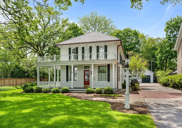 Photo 1 of Single family home for sale at 464 Oakwood Ave, Lake Forest, IL 60045 | MLS# 12733232 | Listing updated on 2026-10-10