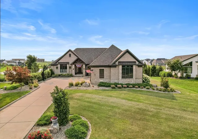 Photo 2 of Single family home for sale at 1413 Cross Crk Rd, Mahomet, IL 61853 | MLS# 12733309 | Listing updated on 2026-09-15