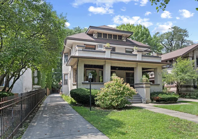 Photo 2 of Multi family home for sale at 625 N Oak Park Ave, Oak Park, IL 60302 | MLS# 12733311 | Listing updated on 2026-09-18