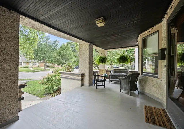 Photo 3 of Multi family home for sale at 625 N Oak Park Ave, Oak Park, IL 60302 | MLS# 12733311 | Listing updated on 2026-09-18