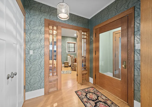 Listing Photo 4 - Condo for sale in building located at 625 N Oak Park Ave, Oak Park, IL 60302