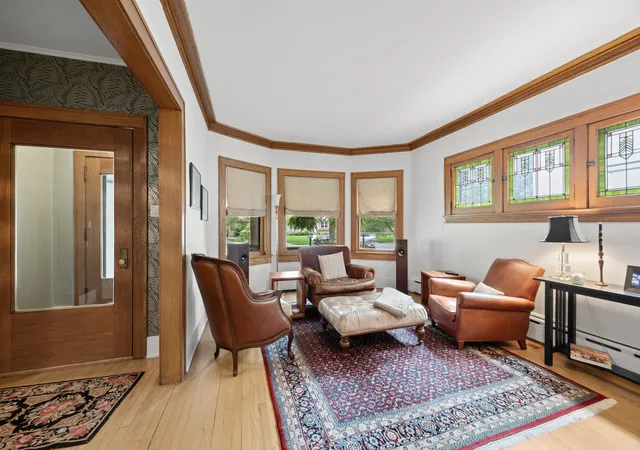 Listing Photo 5 - Condo for sale in building located at 625 N Oak Park Ave, Oak Park, IL 60302