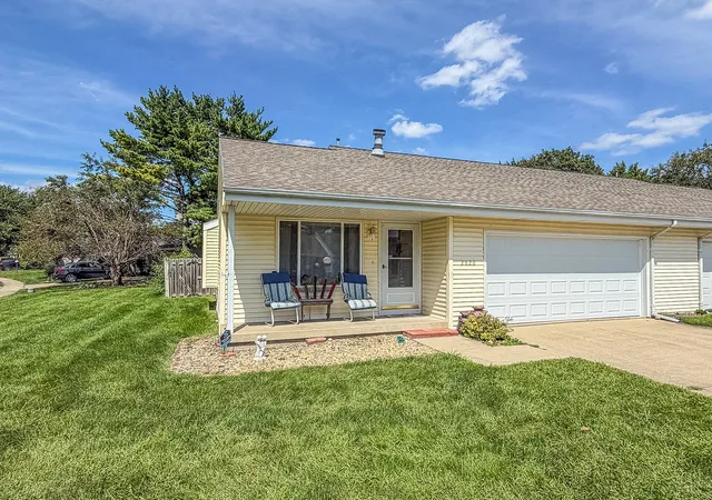 Townhouse for sale at 2626 Natalie Dr, Champaign, IL 61822 | MLS# 12733324