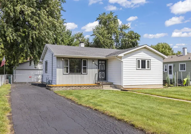 Photo 1 of Single family home for sale at 720 E Le Moyne Ave, Lombard, IL 60148 | MLS# 12733344 | Listing updated on 2026-09-07